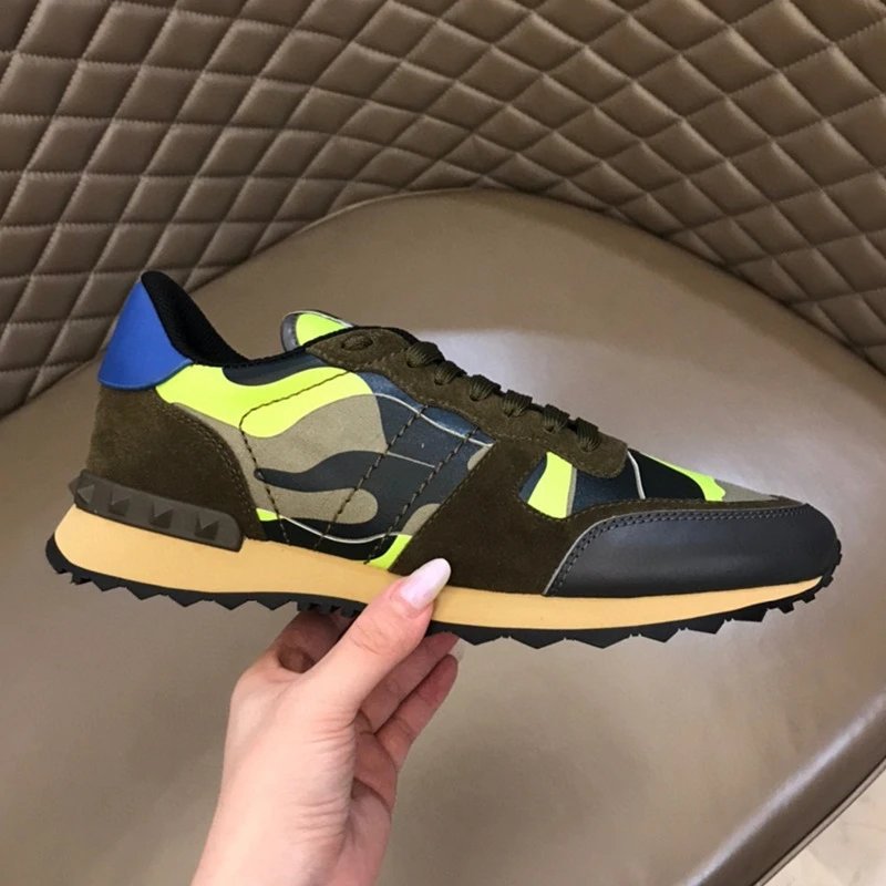 Unbranded Sneakers Low-Top Star-Patterned with Studded Heel Trim — Yellow