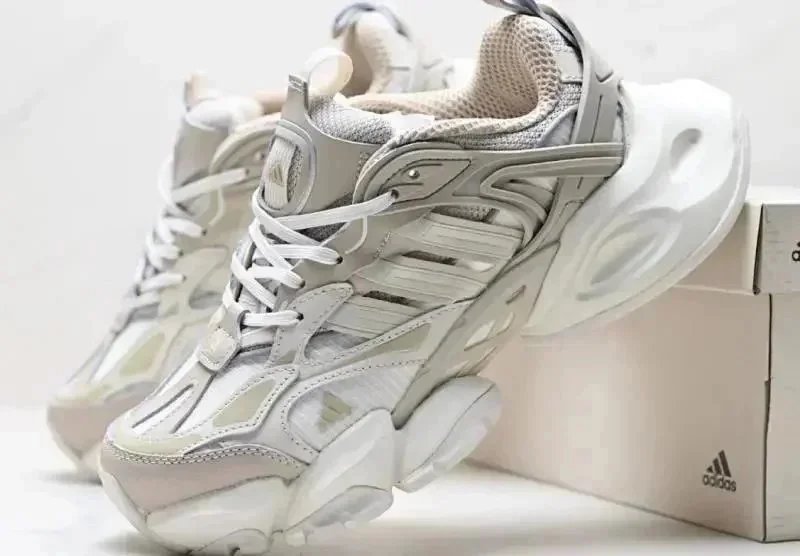 Adidas Sneakers Low-top chunky with three-stripe side panels — 20