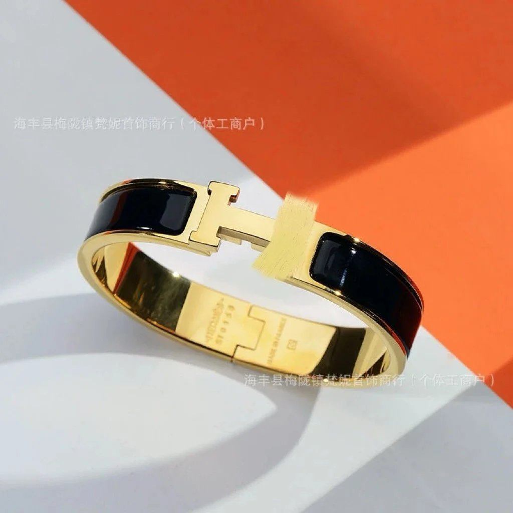 Unbranded Jewelry H-link enamel bangle bracelet — Gold black H bracelet with packing