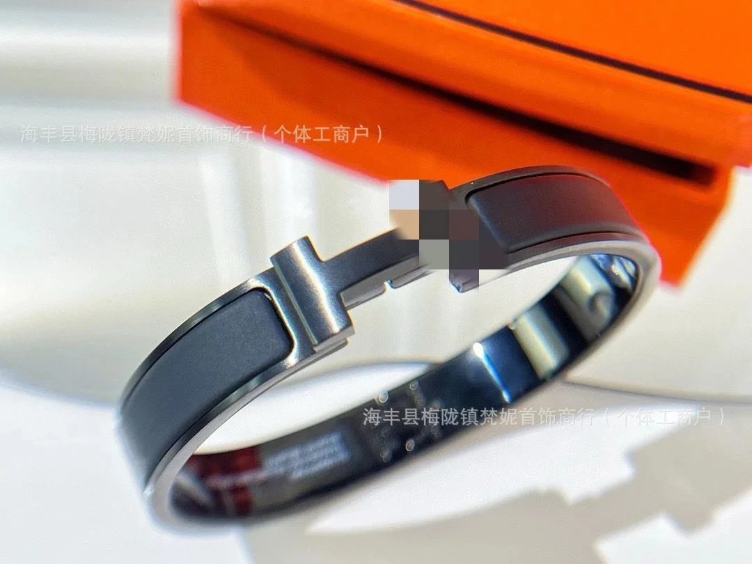 Unbranded Jewelry H-link enamel bangle bracelet — Black Samurai H bracelet with packing