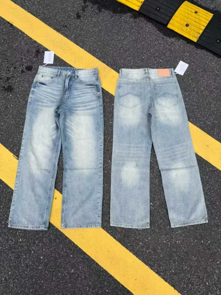 Design Wide-Leg Light Wash Jeans - 1