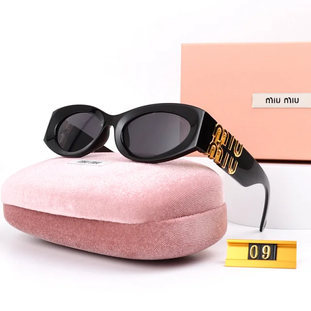 Miu Eyewear Logo-embellished sunglasses product detail image 1