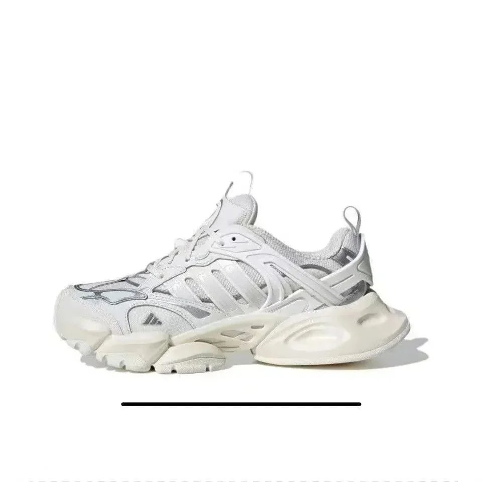 Adidas Sneakers Low-top chunky with three-stripe side panels — 24