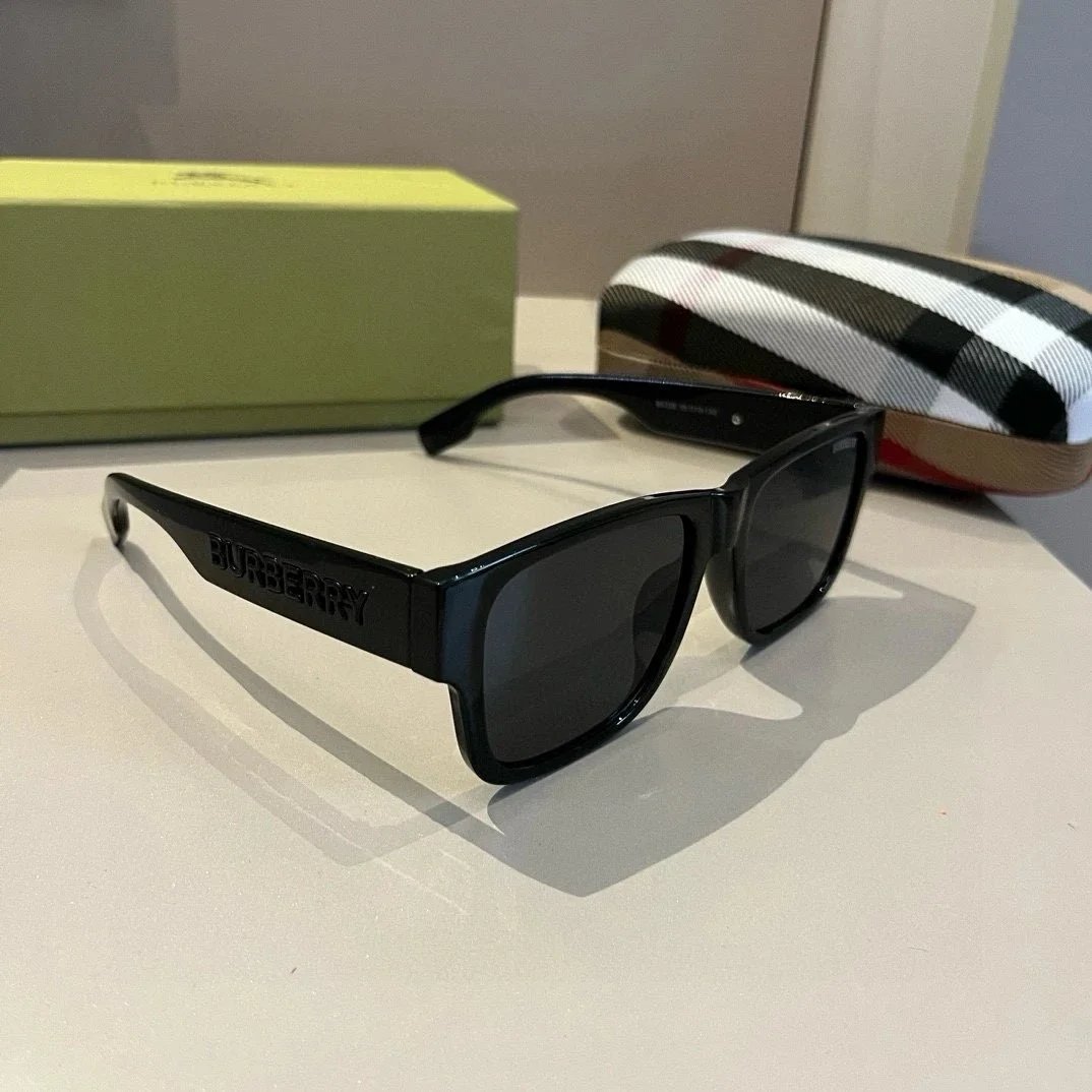 Burberry Eyewear Logo-accented sunglasses — 19