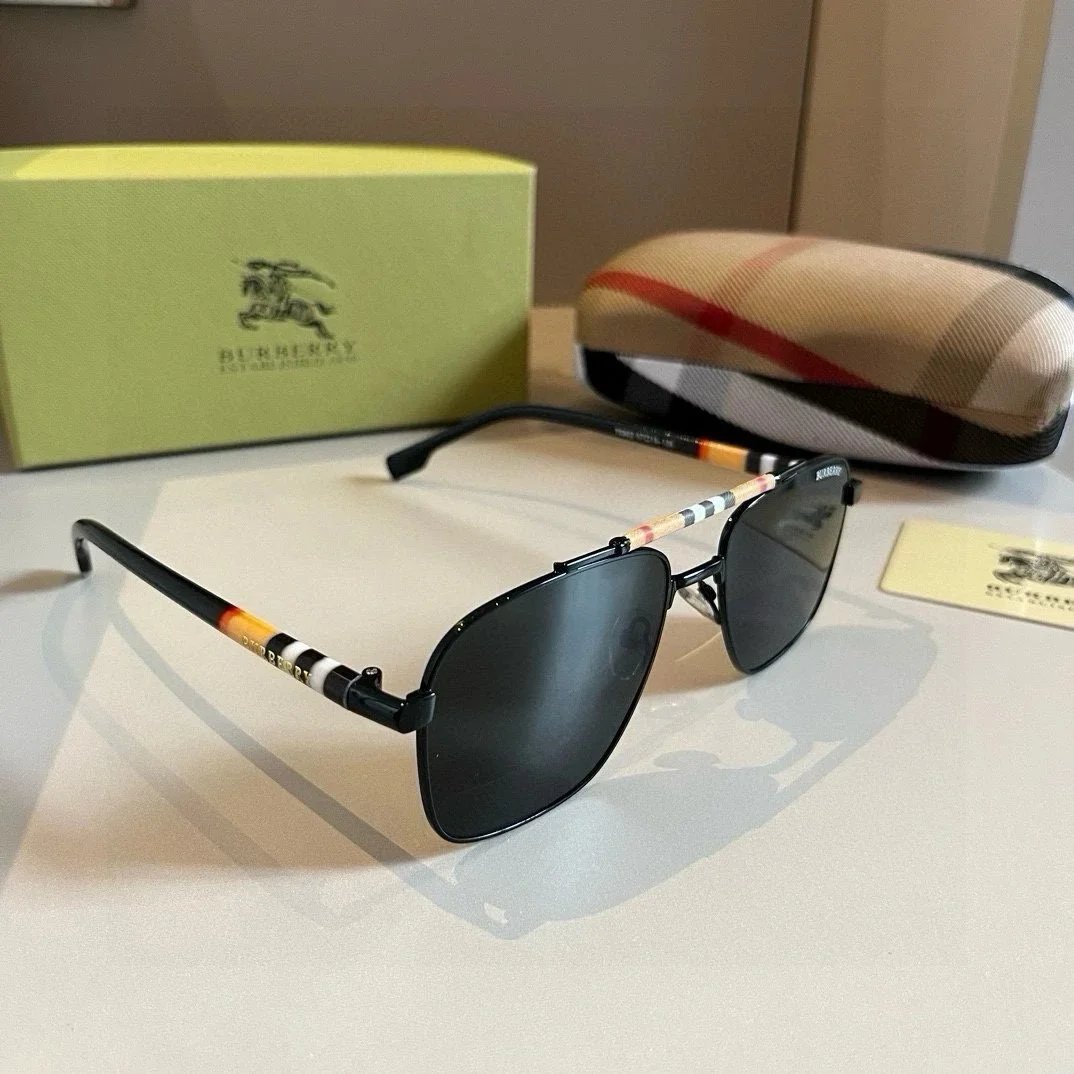 Burberry Eyewear Logo-accented sunglasses — 30