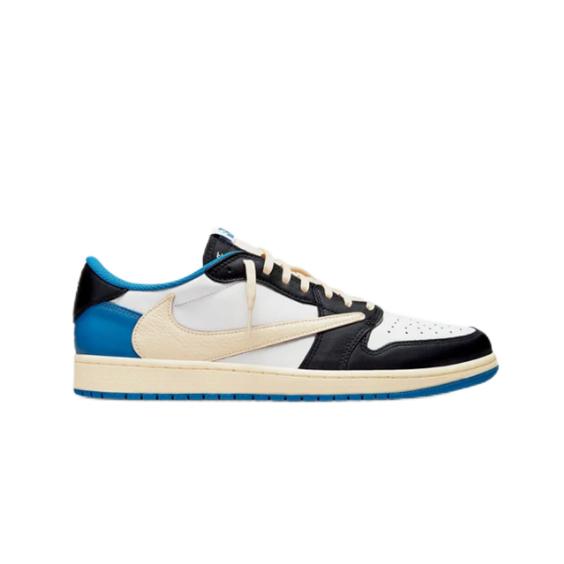 Nike Sneakers Low-Top with Oversized Reverse Swoosh — 17