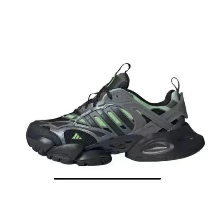 Adidas Sneakers Low-top chunky with three-stripe side panels — 26