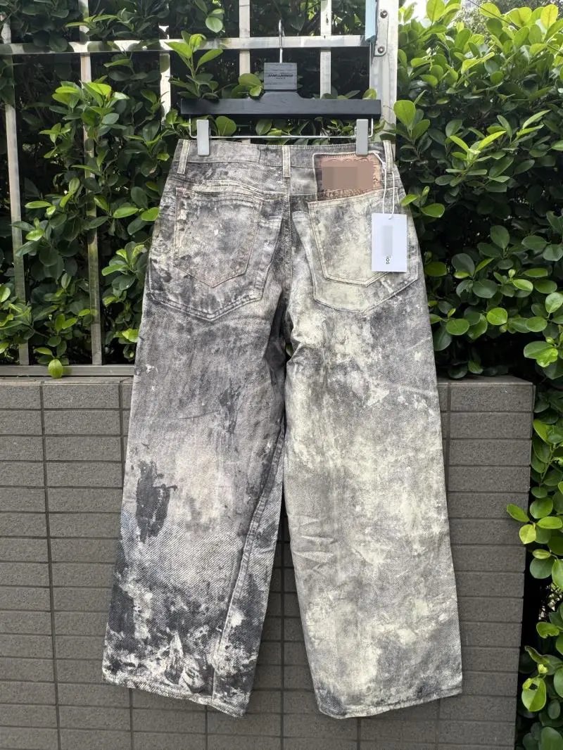 Design Wide-Leg Light Wash Jeans - 14