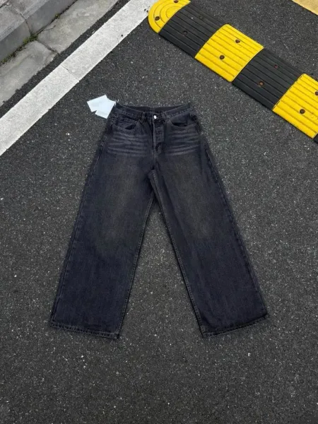 Design Wide-Leg Straight Black Denim Jeans - 1