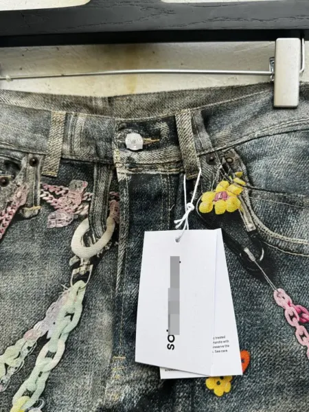 Design Wide-Leg Light Wash Jeans - 34