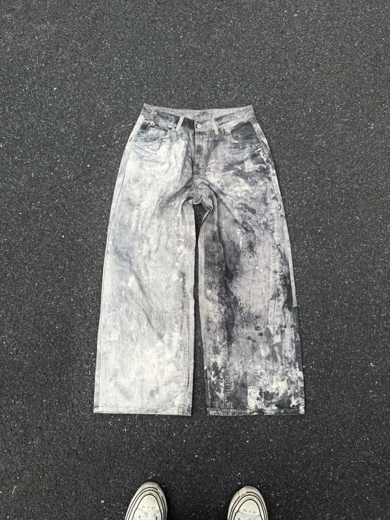 Design Wide-Leg Light Wash Jeans - 6