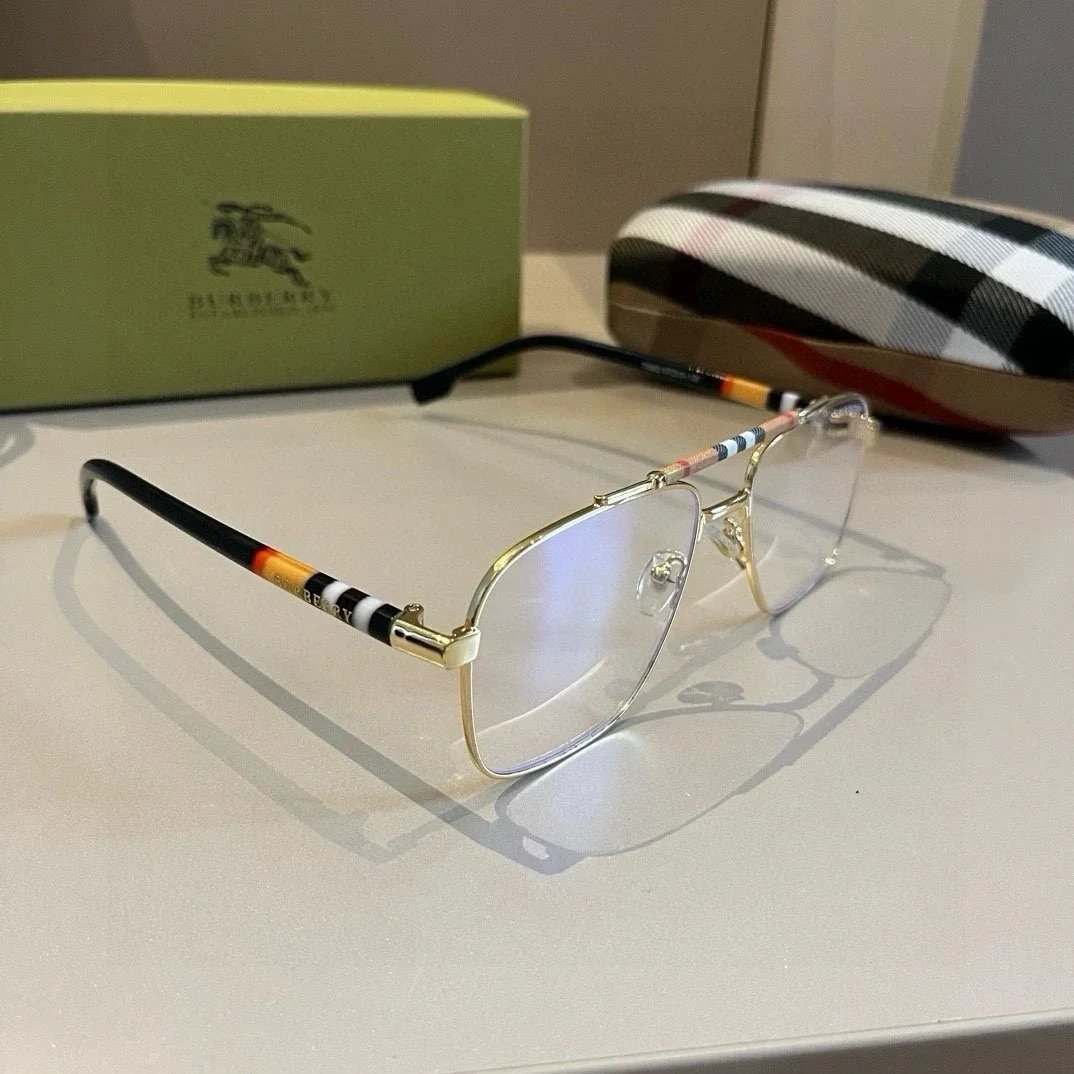 Burberry Eyewear Logo-accented sunglasses — 29