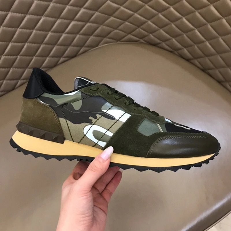 Unbranded Sneakers Low-Top Star-Patterned with Studded Heel Trim — Dark green