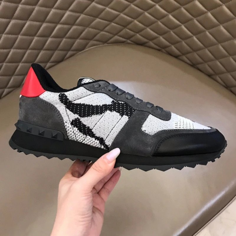 Unbranded Sneakers Low-Top Star-Patterned with Studded Heel Trim — Dark gray cloth surface