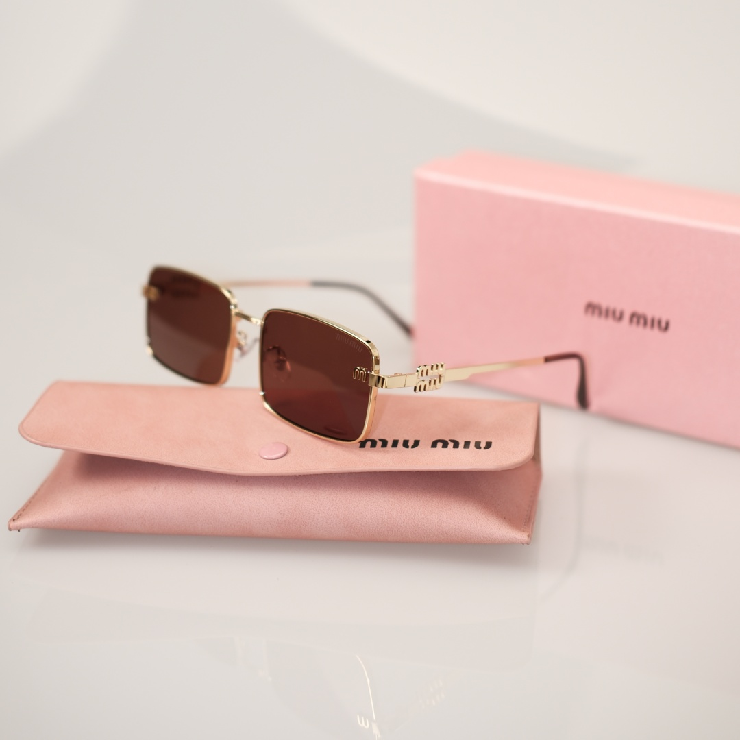 Miu Eyewear Logo-embellished sunglasses — 24