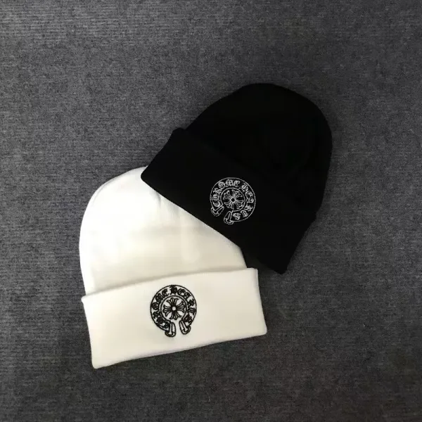 Design Embroidered Gothic 'CH' Beanie Red - 4