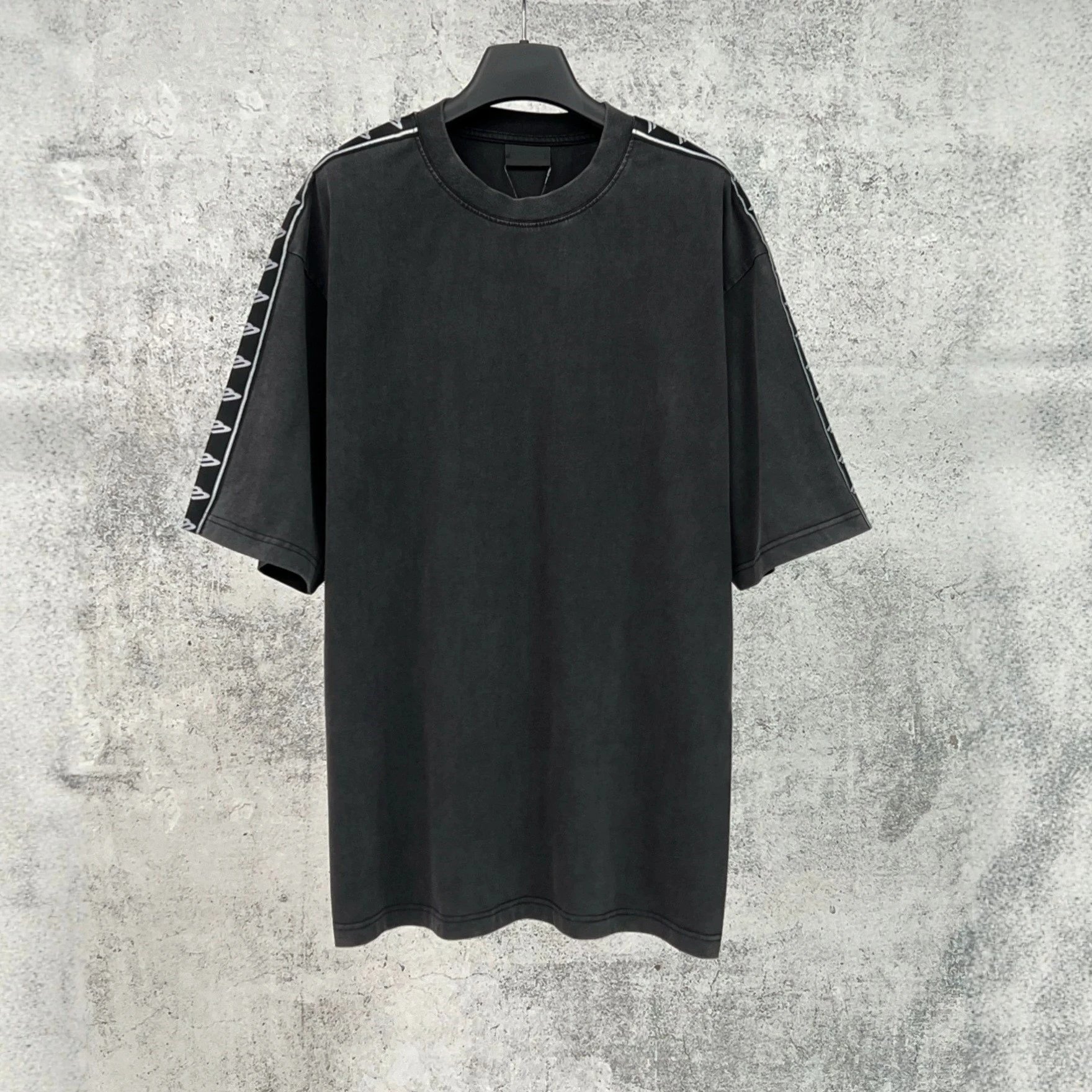 Unisex Loose-Fit Drop-Shoulder Short-Sleeve T-Shirt photo 5