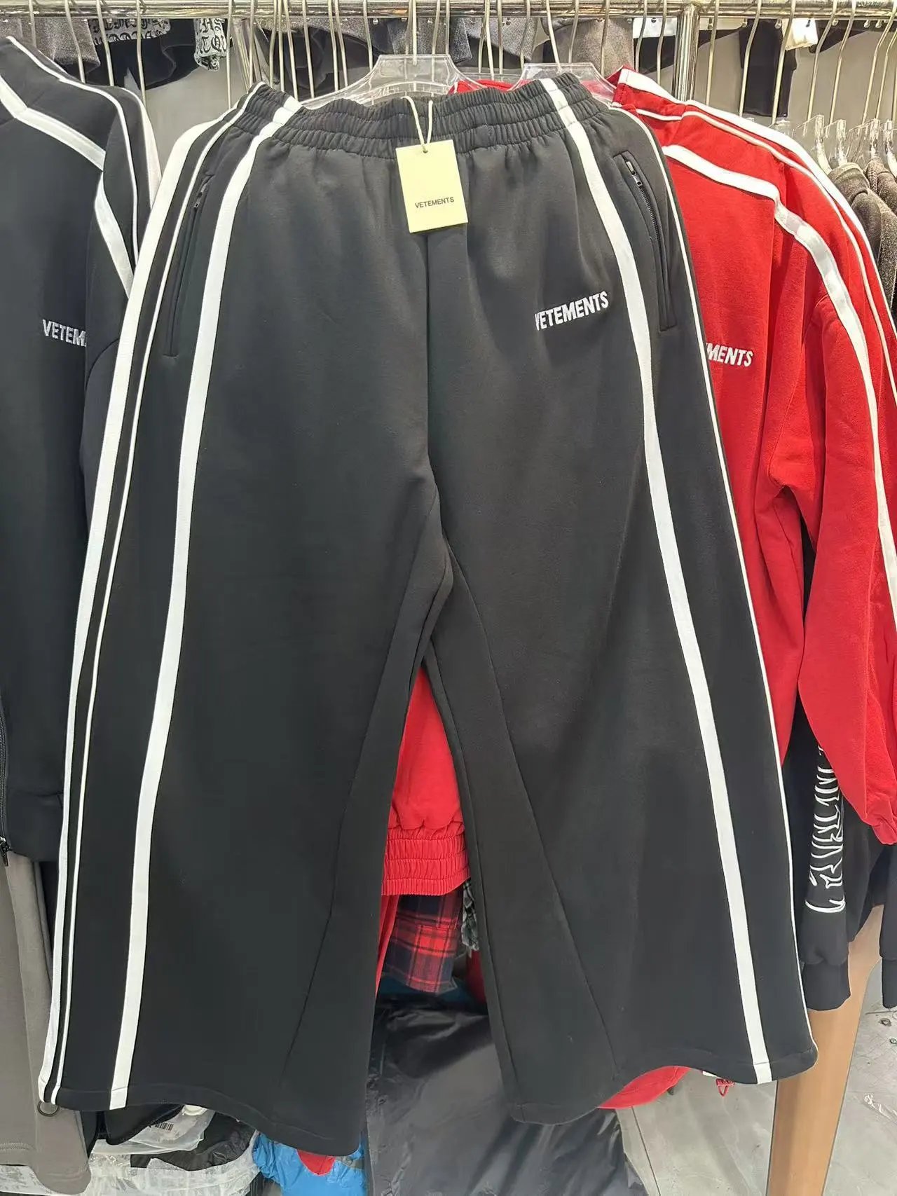 Stand-Collar Sports Jacket and Trousers Set photo 5