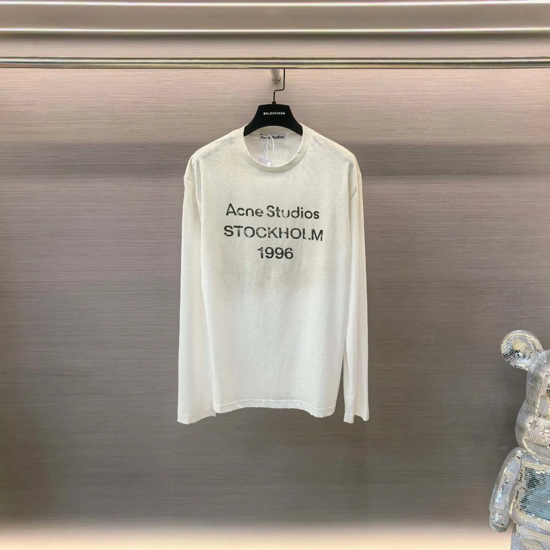 Vintage-Washed Distressed Long-Sleeve T-Shirt photo 6