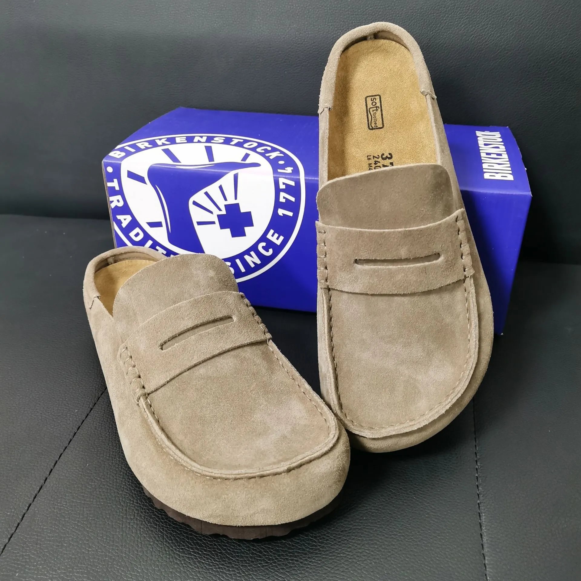Vintage Leather Boken Slippers