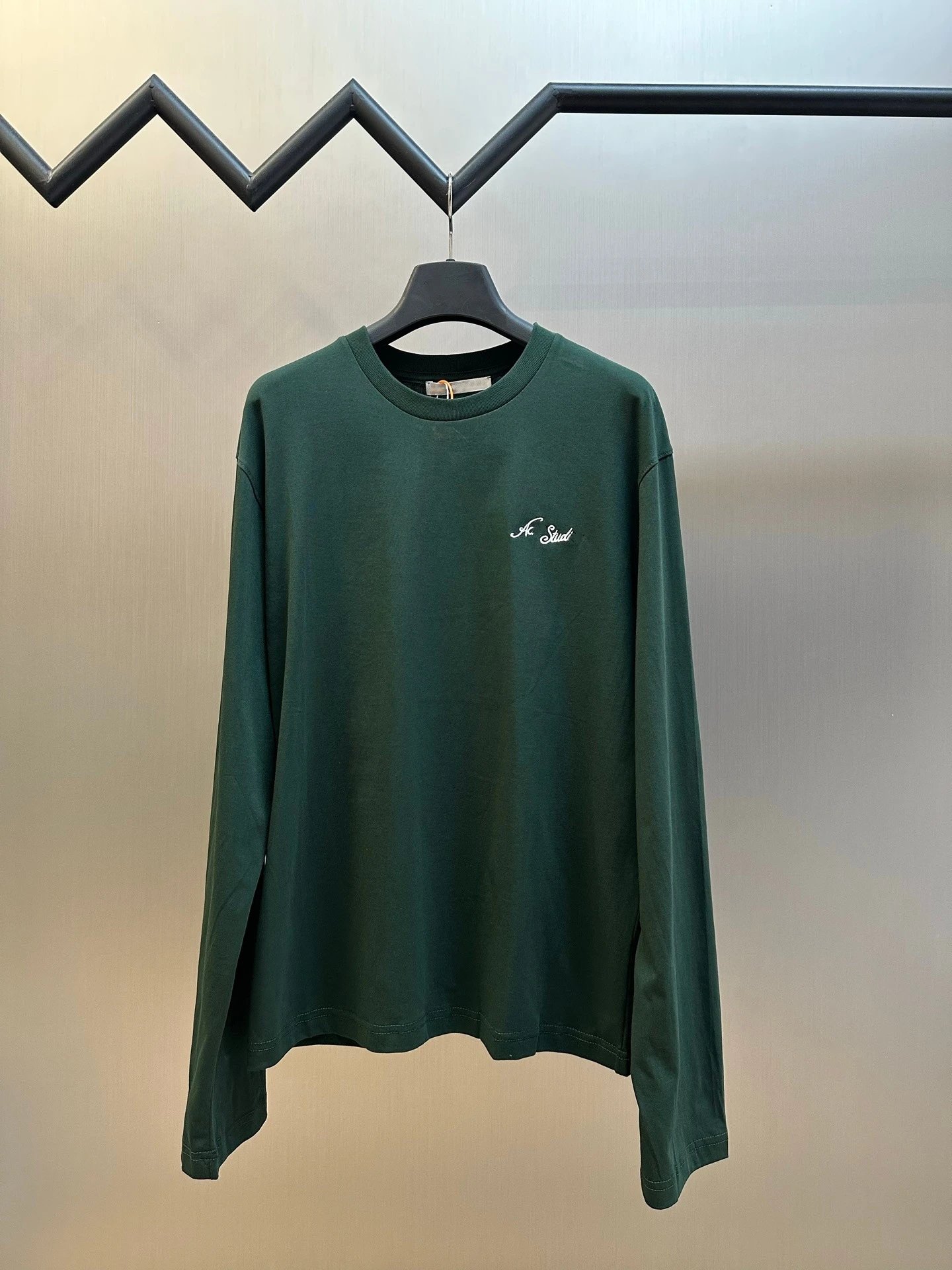 Long-Sleeve T-Shirt with Letter Embroidery photo 2