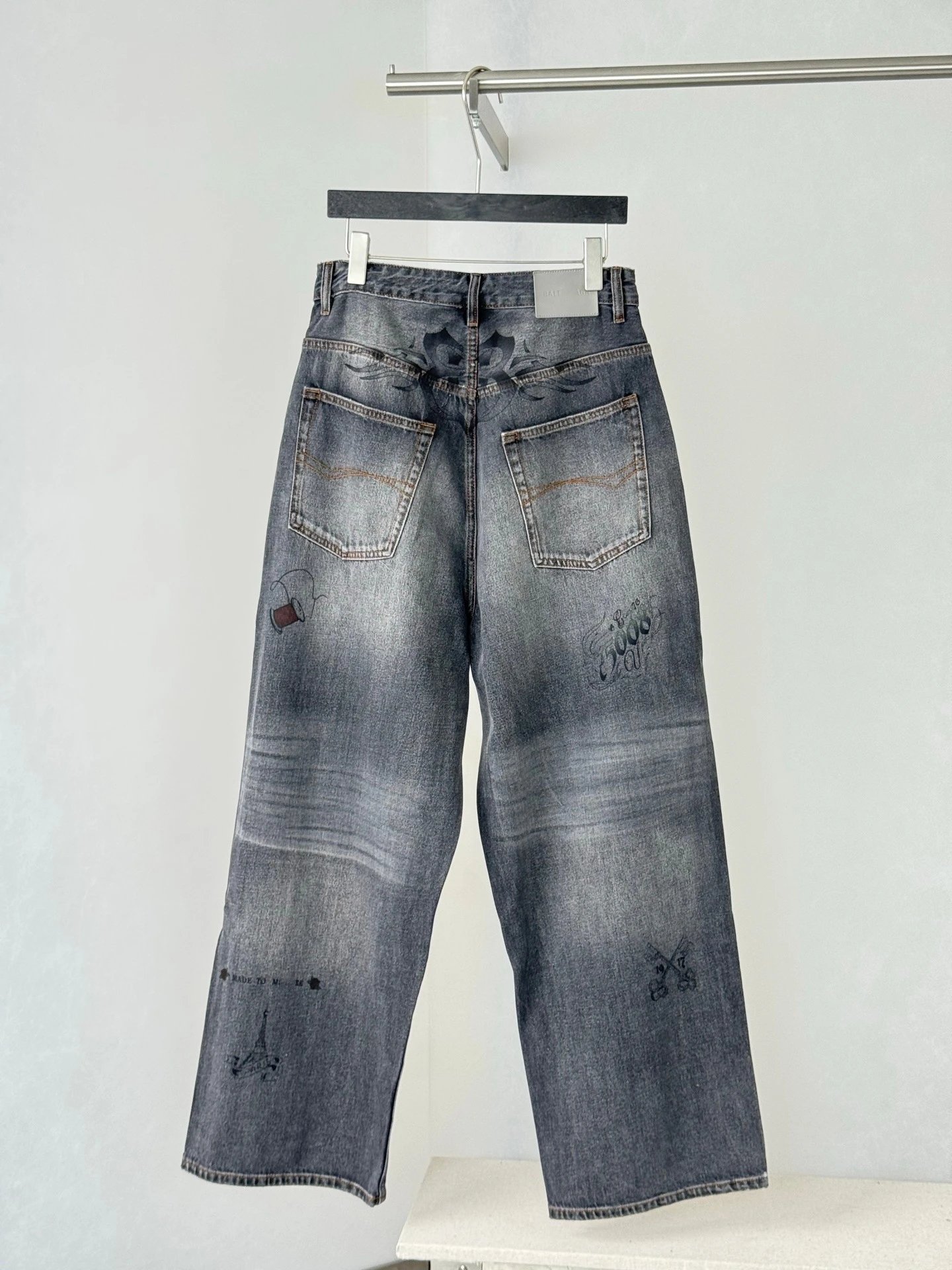 Distressed Wide-Leg Pants with Scissor Embroidery photo 4