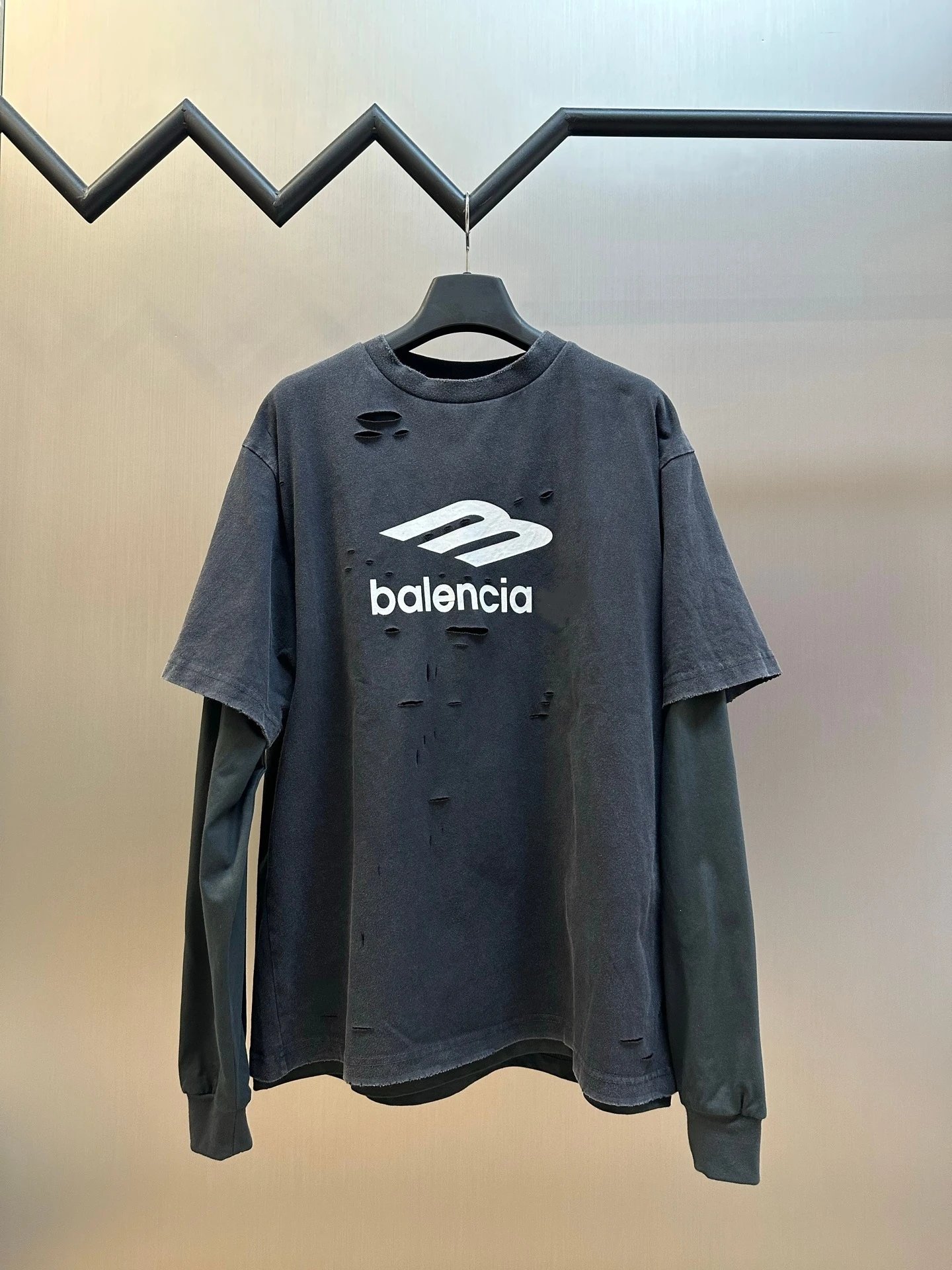 Faux-Layered Long-Sleeve T-Shirt with Distressed Details photo 2