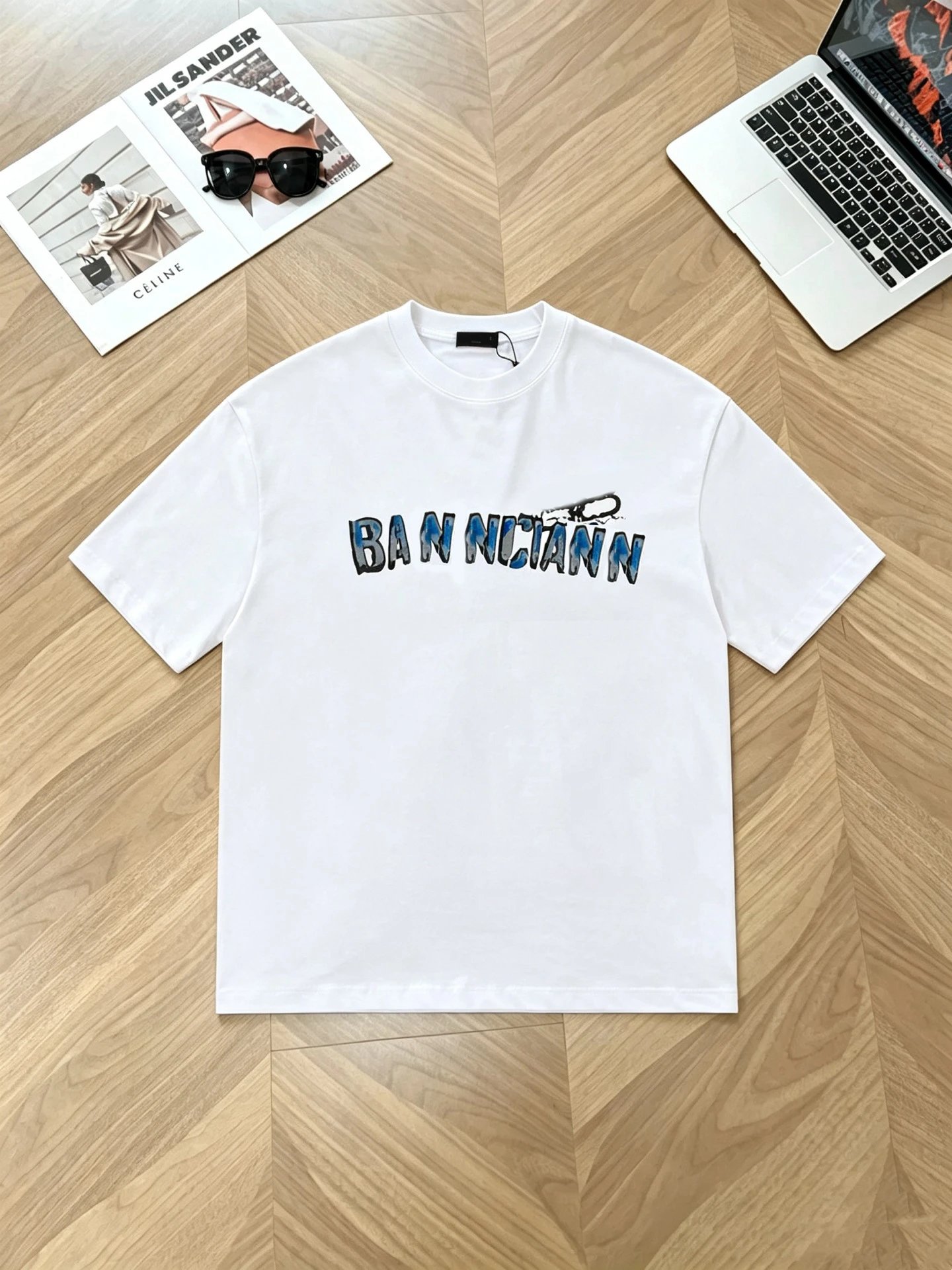 Distressed Gradient Print Short-Sleeve T-Shirt photo 3