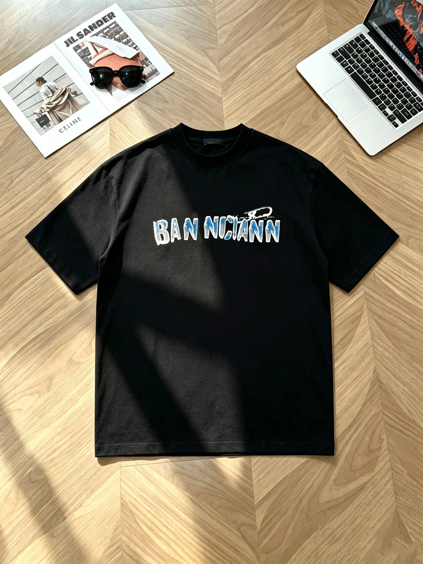 Distressed Gradient Print Short-Sleeve T-Shirt photo 2