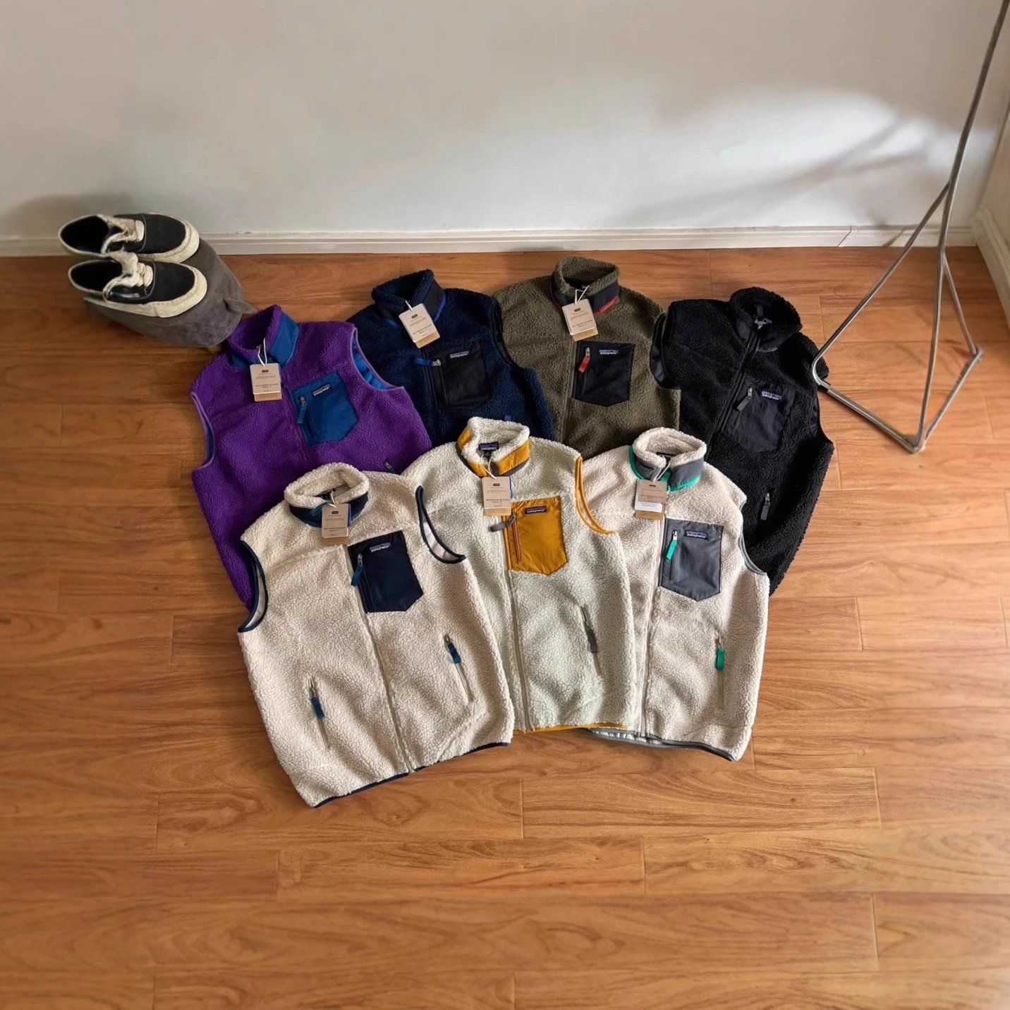 Stand-Collar Zip-Up Fleece Vest with Sherpa Texture