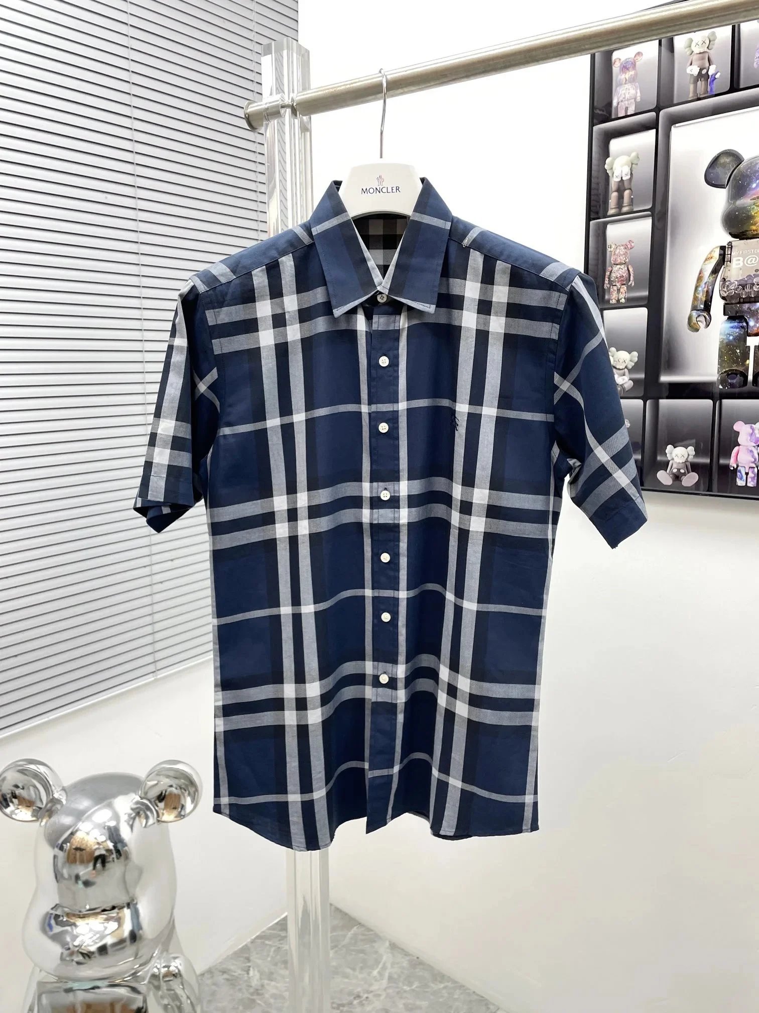 Burberry Shirts Short-sleeve button-front plaid shirt — UM008