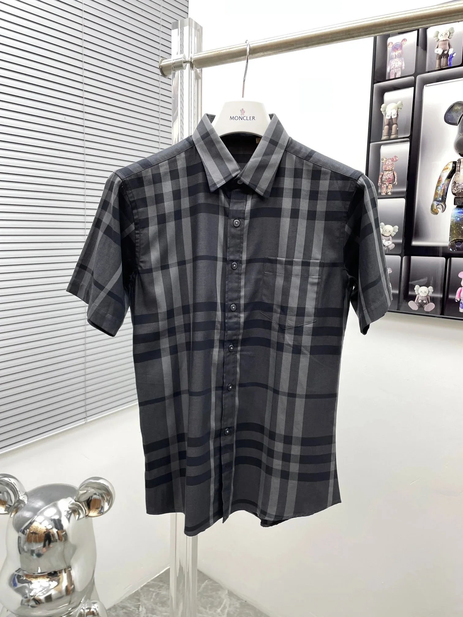 Burberry Shirts Short-sleeve button-front plaid shirt — UM014
