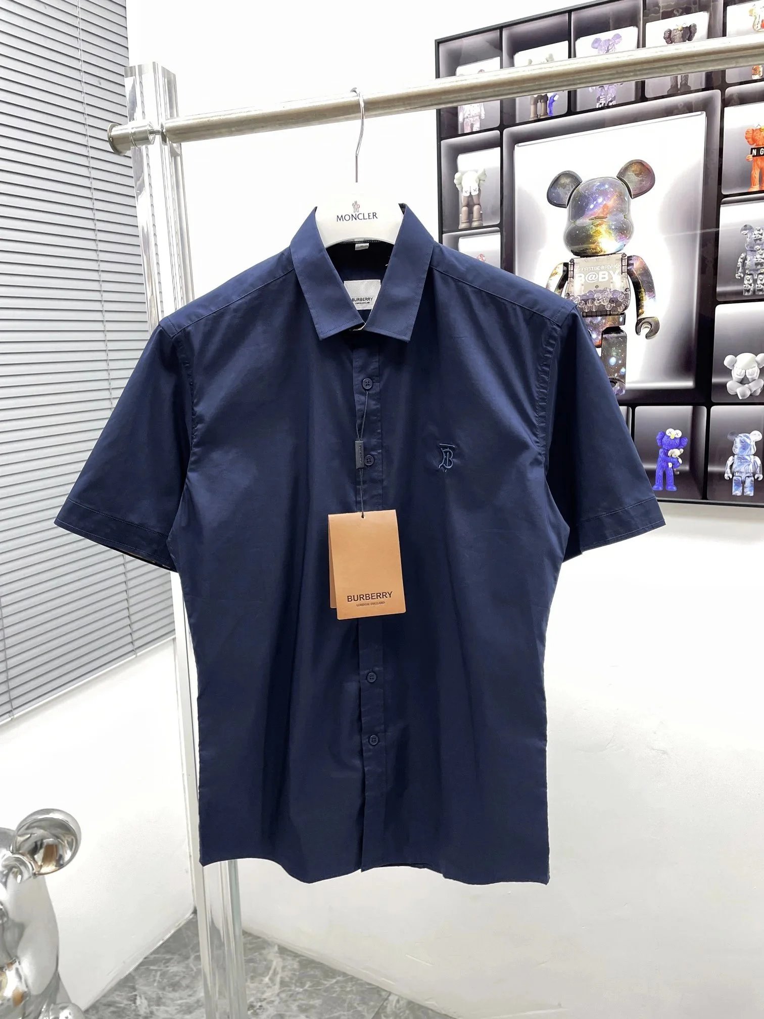 Burberry Shirts Short-sleeve button-front plaid shirt — UM023