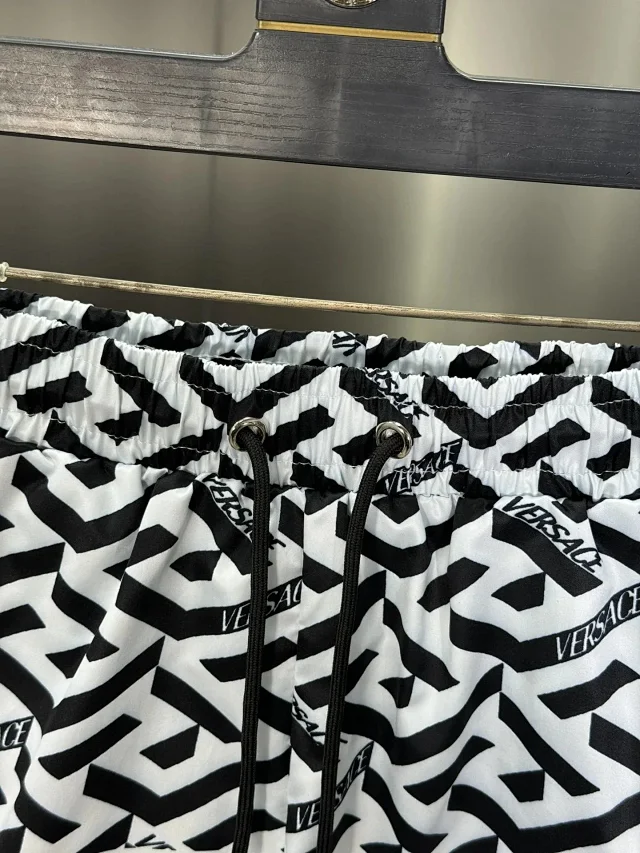 Versace Shorts Elastic-Waist Drawstring product detail image 8