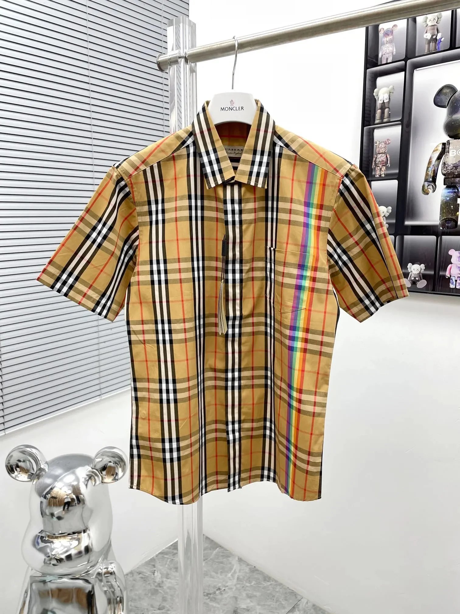 Burberry Shirts Short-sleeve button-front plaid shirt — UM001