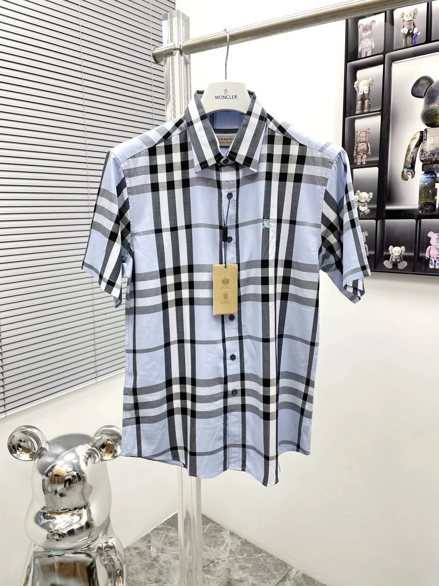 Burberry Shirts Short-sleeve button-front plaid shirt — UM010