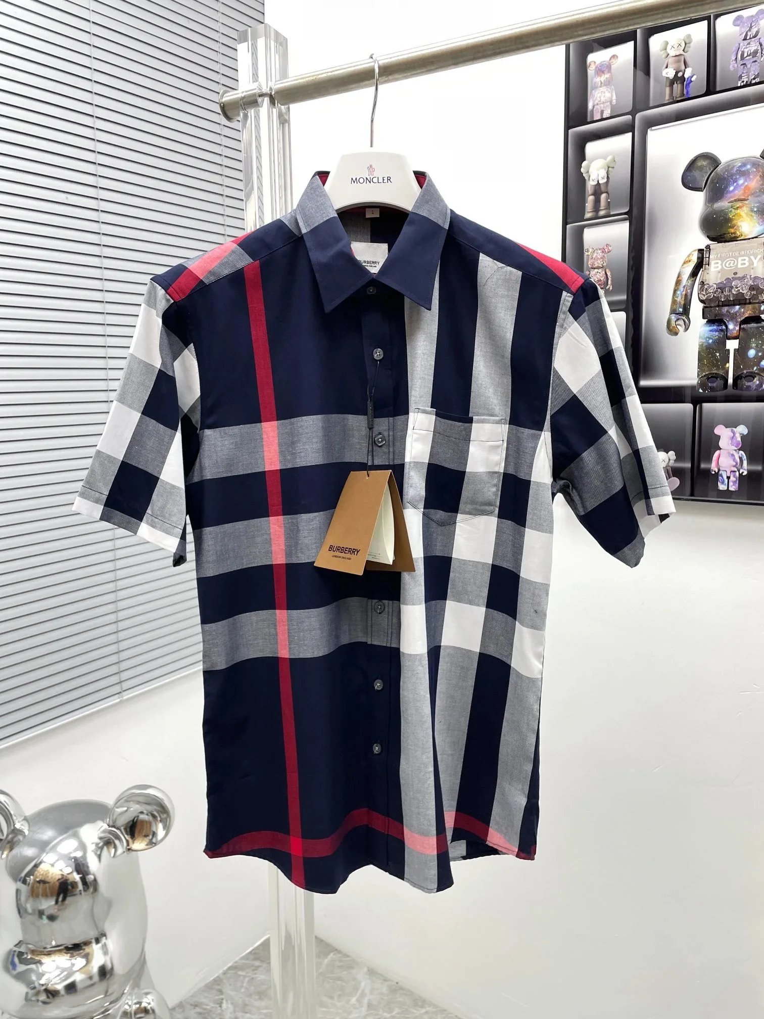 Burberry Shirts Short-sleeve button-front plaid shirt — UM013