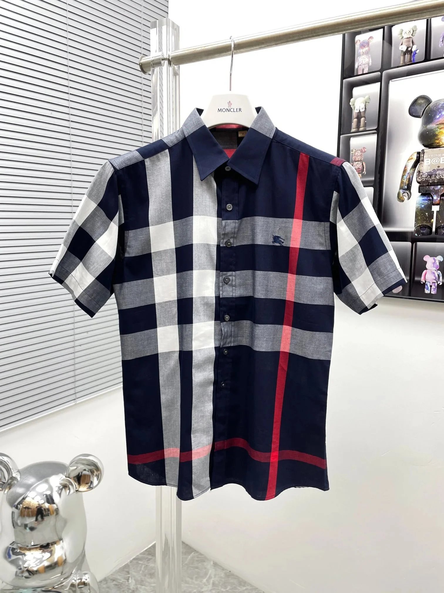 Burberry Shirts Short-sleeve button-front plaid shirt — UM019