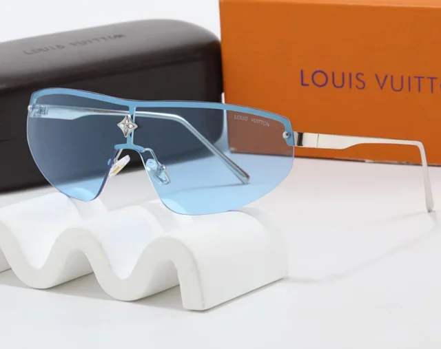 Louis Vuitton Eyewear Oversized shield sunglasses product detail image 6