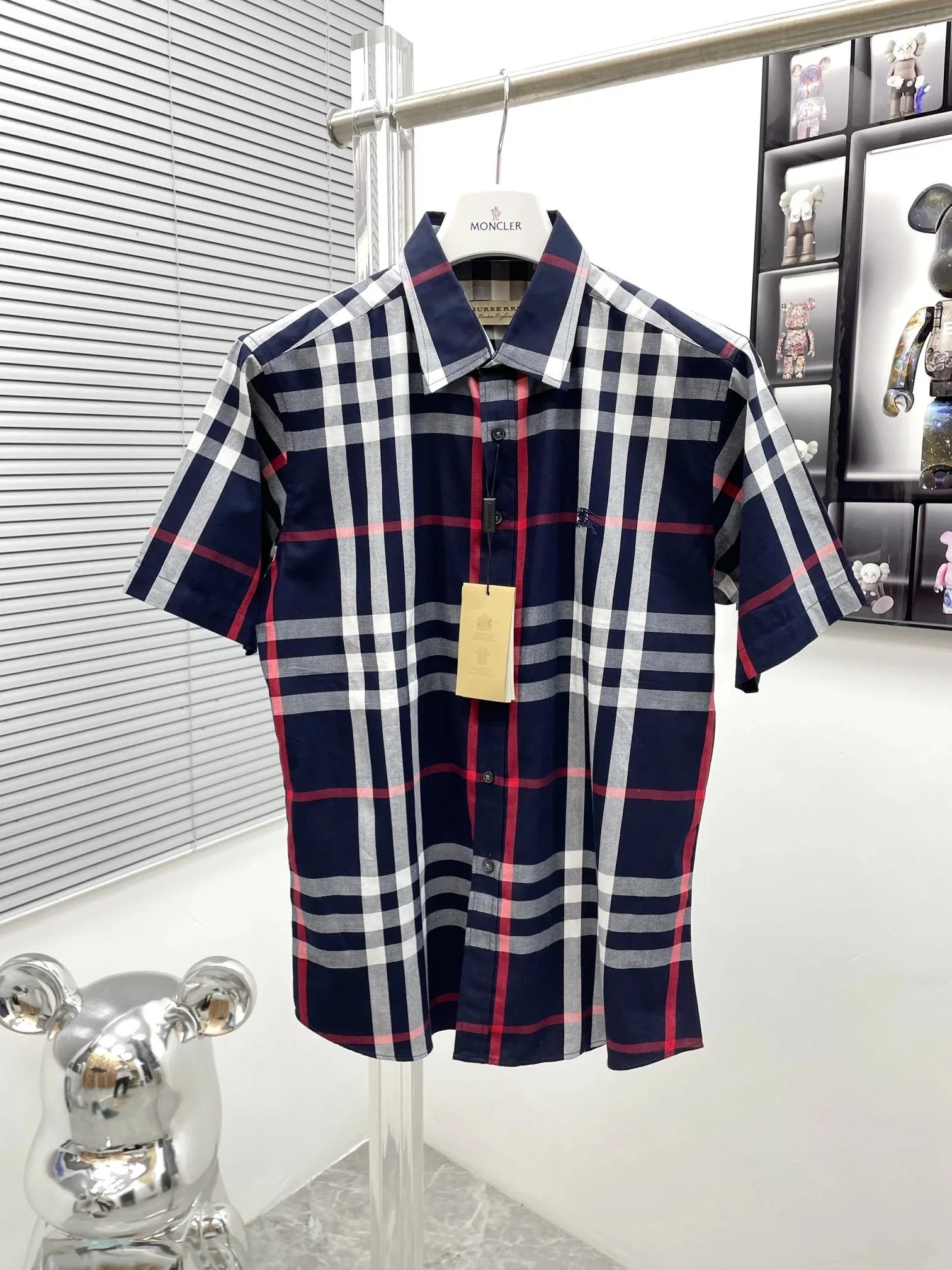 Burberry Shirts Short-sleeve button-front plaid shirt — UM007
