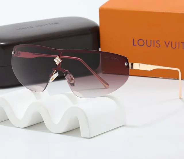 Louis Vuitton Eyewear Oversized shield sunglasses product detail image 5