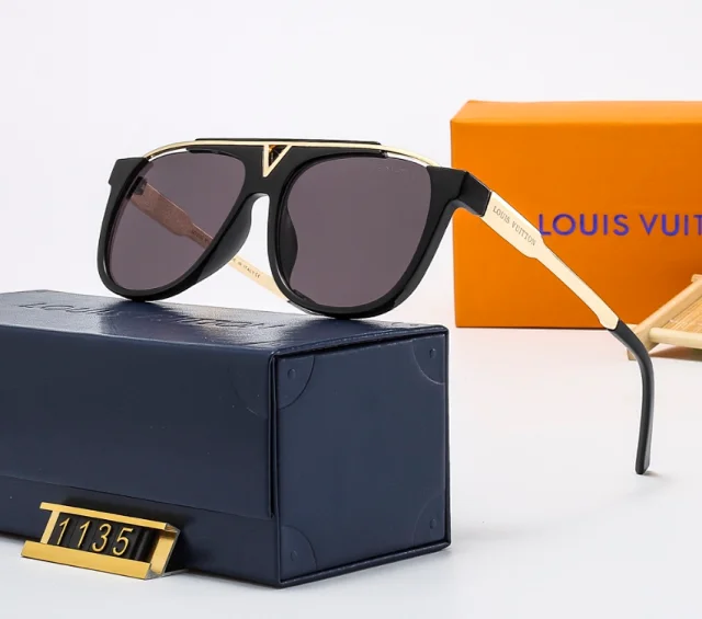 Louis Vuitton Eyewear Oversized shield sunglasses product detail image 7