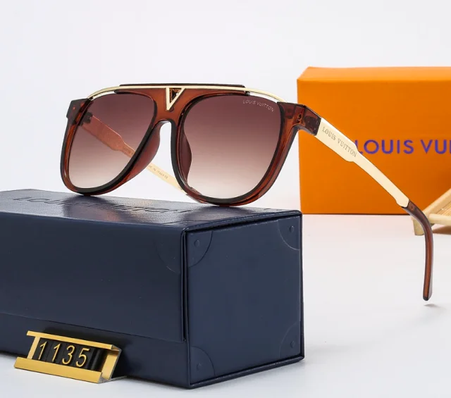 Louis Vuitton Eyewear Oversized shield sunglasses product detail image 1