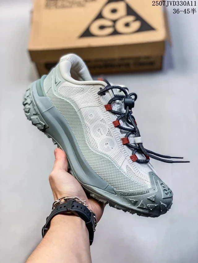 Nike ACG Sneakers Mesh Trail with Toggle Laces and Lug Sole product detail image 8