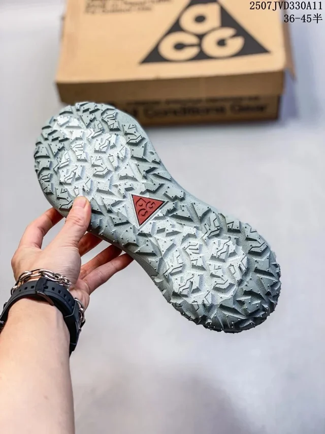 Nike ACG Sneakers Mesh Trail with Toggle Laces and Lug Sole product detail image 10