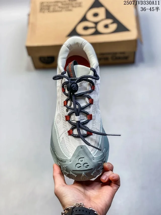 Nike ACG Sneakers Mesh Trail with Toggle Laces and Lug Sole product detail image 7