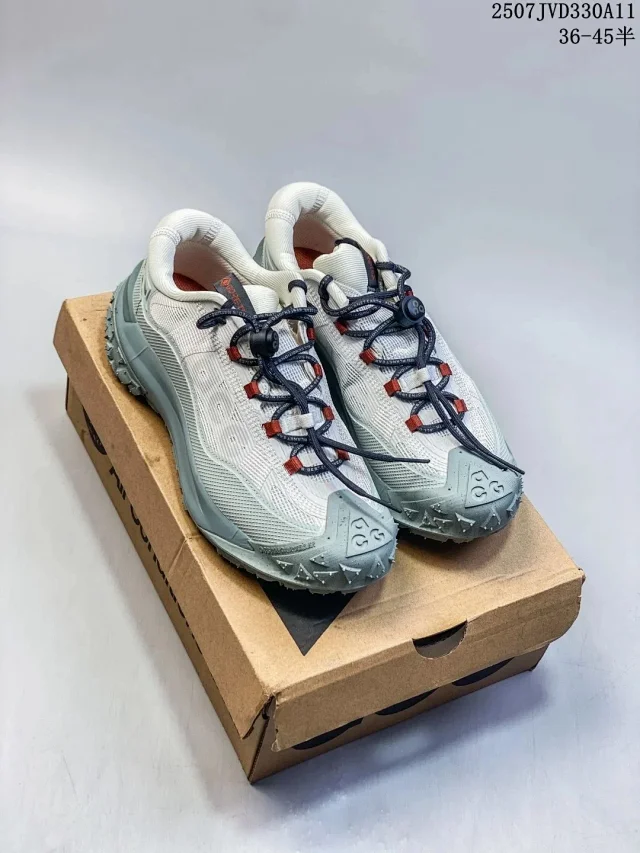 Nike ACG Sneakers Mesh Trail with Toggle Laces and Lug Sole product detail image 11