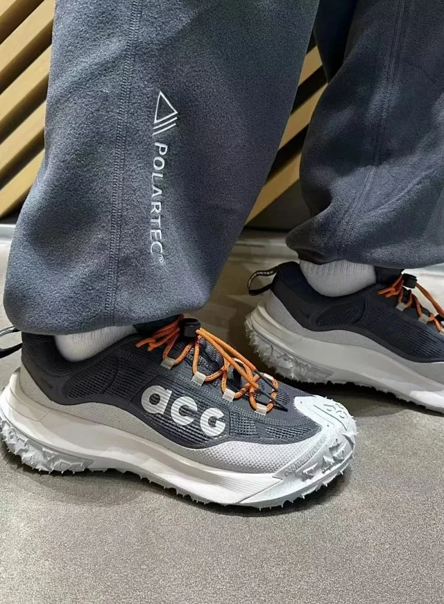 Nike ACG Sneakers Mesh Trail with Toggle Laces and Lug Sole product detail image 3