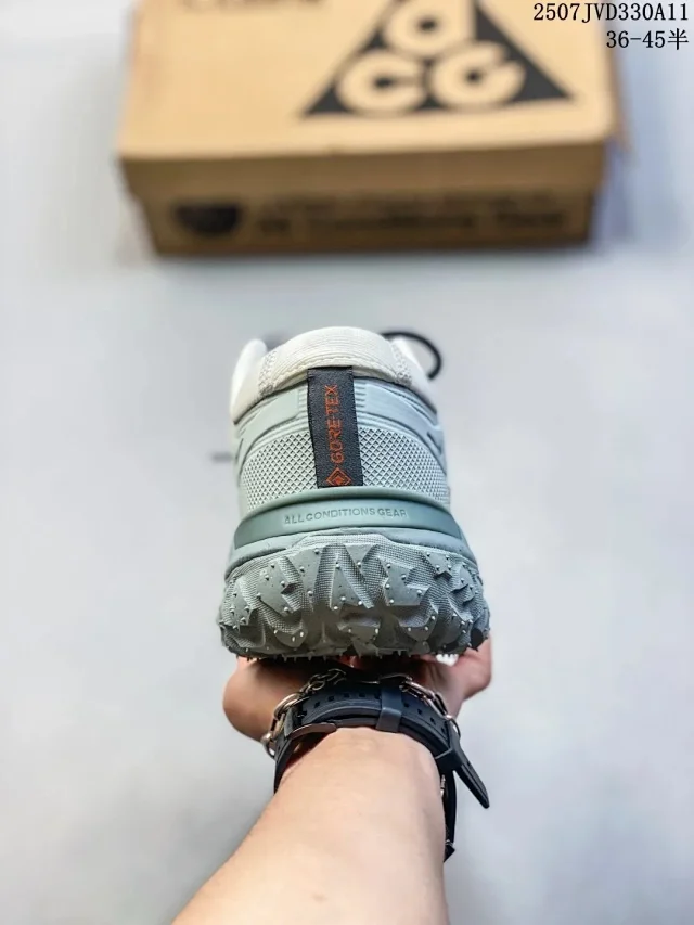 Nike ACG Sneakers Mesh Trail with Toggle Laces and Lug Sole product detail image 9