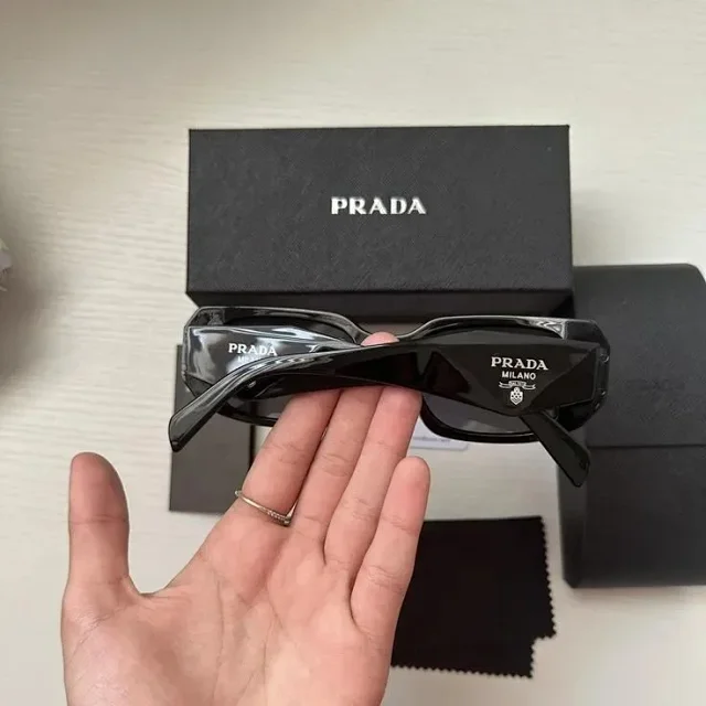 Prada Eyewear 30092 geometric-frame sunglasses product detail image 8